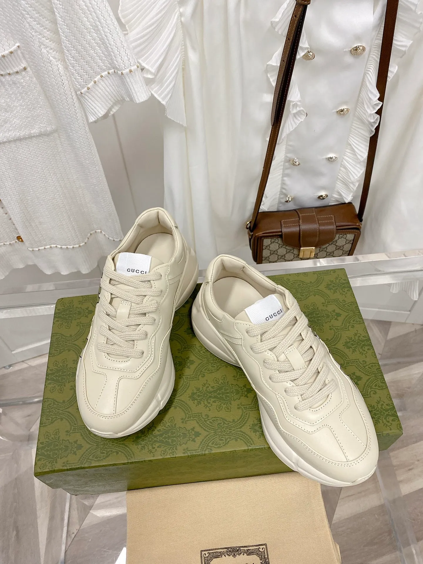👟👟Ex-factory price 480👟👟 Women's Shoes Factory Upgraded Version 2022 Gucci Gucci top version couple's dad shoes series is new! 🖤 ⚠GG couple’s dad shoes have been popular in recent years; new colors are updated constantly; Gucci has updated new colors in 2022, and our home and counters have new ones at the same time. This classic dad shoe has celebrities and Internet celebrities Anchors and others are sure to plant grass and call ❤ Classic fashion style, distressed leather surface, 5D drawing printing; mixed surface splicing colors, etc... Original customization (off-white eco-friendly cowhide, first layer of cowhide inside), original outsole... Shiny colorful drawings embellish the sides of the shoe body, old color rubbing, package production technology, 1:1 creation / only to make the best shoes. Size: Women’s 35-45
